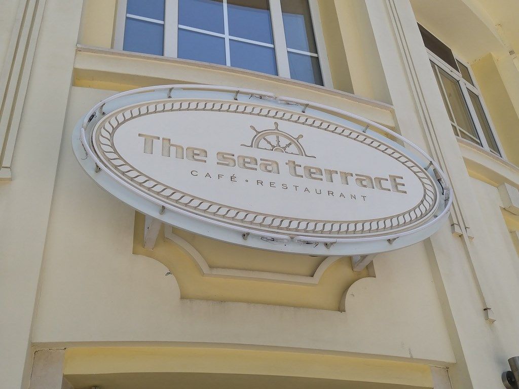 Неонов надпис — The Sea Terrace