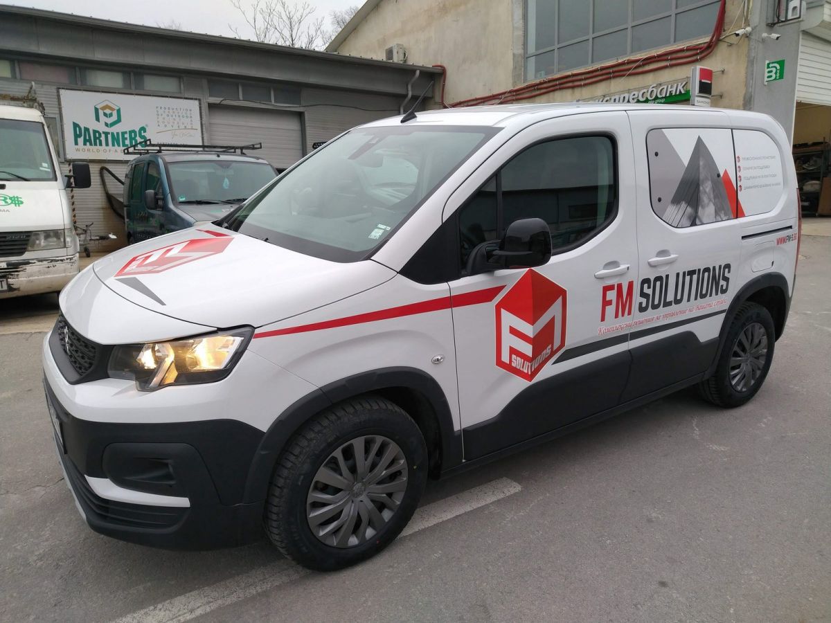 Брандиран Peugeot Rifter — FM Solutions